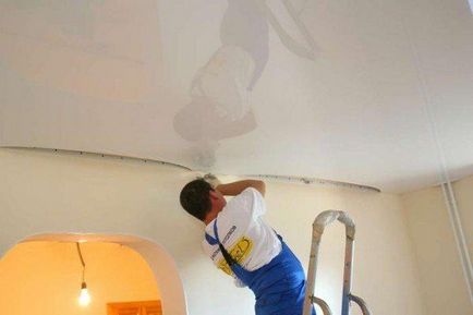 Ce stretch tavan este mai lucioasă sau matteinstruktsiya pentru a instala propriile mâini, foto -