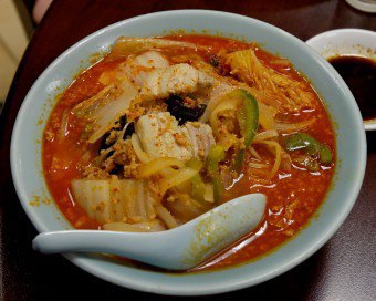 Cum să gătești rame de supă coreeană cu file de pui, ulei de susan și sos de soia, site-ul femeilor