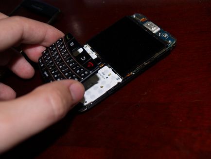 Cum să dezasamblați marginea telefonului blackberry bold 9700, articole utile din itcomplex