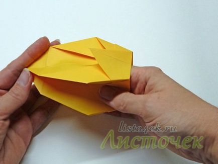 Як зробити вазу з паперу, листочок