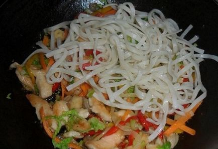 Kínai tészta csirkével és zöldségekkel recept fotókkal, ls