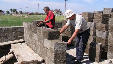 Masoneria blocurilor arbolitice - amestecuri, armare, izolarea cusăturilor