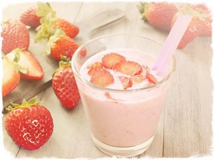 Strawberry smoothies - secretele de a face o băutură sănătoasă