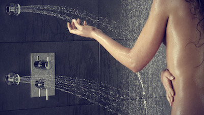 Контрастний душ, його користь і правила