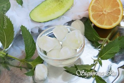 Косметичний лід з огірка, лимона і м'яти для відбілювання обличчя в домашніх умовах