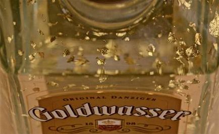 Лікер goldwasser алкогольний символ Гданська