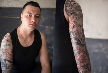 Dragoste de fotografiile patriei din tatuajele patriotice ale rușilor, apărător curajos