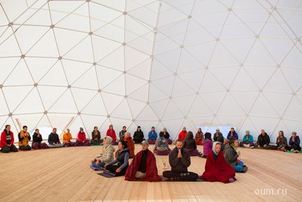 Rugăciunea și meditația sunt compatibile cu yoga și rugăciunea?