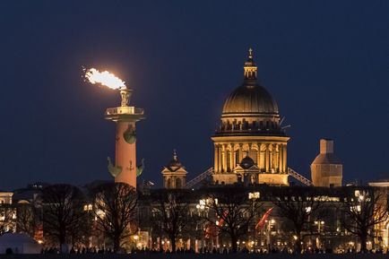 Треба знати звідки взялася традиція запалювати ростральні колони, blog fiesta