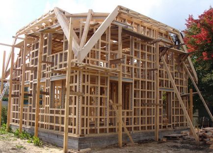 Rendeletek az éves verseny „építeni egy házat saját kezűleg”, a gyakorlatban a ház