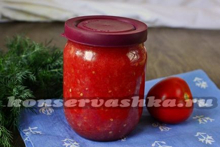 Tomate cu usturoi pentru iarnă printr-o mașină de măcinat cu carne fără a fi gătit