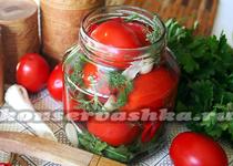 Tomate cu usturoi pentru iarnă printr-o mașină de măcinat cu carne fără a fi gătit