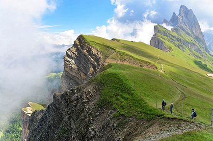 Популярний регіон в італії - доломітові альпи (dolomites)