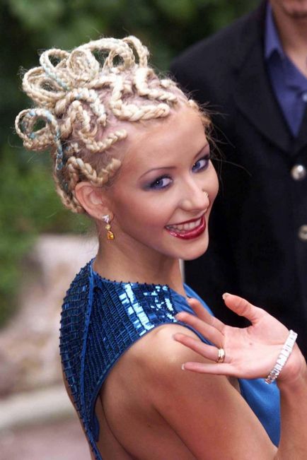 Frizurák csillag Christina Aguilera