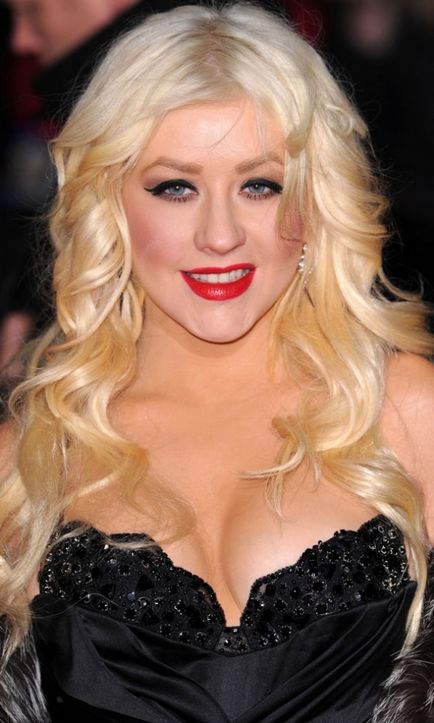 Frizurák csillag Christina Aguilera