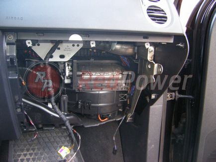 A telepítési folyamat redpower 8904 in Volkswagen Tiguan