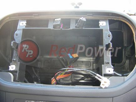 Procesul de instalare al redpower 8904 în volkswagen tiguan