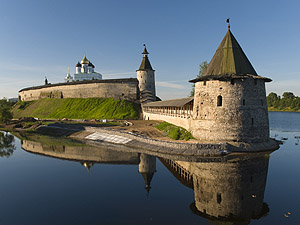 Pskov Kremlin - un monument al arhitecturii antice