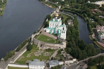 Kremlinul din Pskov, Pskov