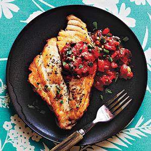 Pește în sos de roșii - un fel de mâncare delicioasă pentru o masă festivă și casuală