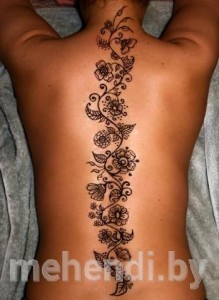 Ábra mehendi (mehndi) hátoldalán (gerinc) (ábra centrifugálás) Ábra mehendi (mehndi) hátoldalán (gerinc)