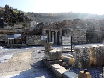 Руїни стародавнього міста ефес