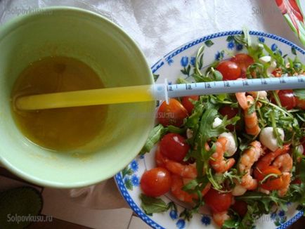 Salata cu creveți și mozzarella