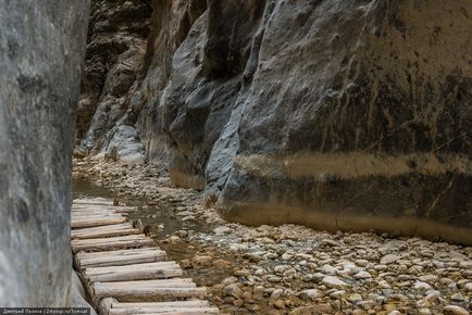 Samaria Gorge - cel mai mare defileu din Europa, în zona Khania, în pârâul grec