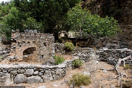 Samaria Gorge - cel mai mare defileu din Europa, în zona Khania, în pârâul grec