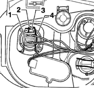 Eltávolításával és lámpák fényszóró Volkswagen Golf IV - Autószerviz a saját kezét, és videó