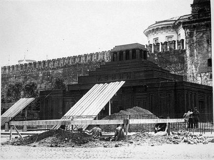 Construcția mausoleului