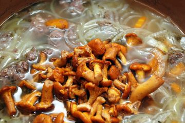 Chanterelles supa - cea mai buna supa de ciuperci de la inceputul verii