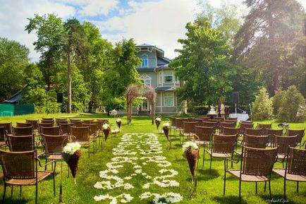 Nuntă într-un hotel de țară