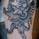 Griffin valoare tatuaj, fotografie și schițe