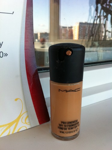 Тональний крем mac pro longwear foundation відгуки