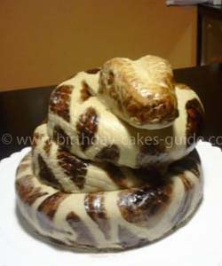 Tort în formă de șarpe de șarpe de șarpe