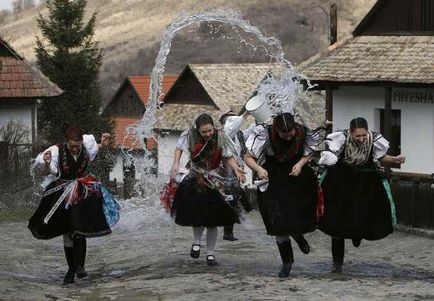 Традиції святкування Великодня в різних країнах світу - цікаво про смачне - готувати легко!