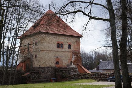 Тракай замок біля озера та інші пам'ятки регіону