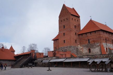 Trakai vár a tó és egyéb látnivalók a régióban