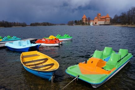 Castelul Trakai lângă lac și alte atracții din regiune