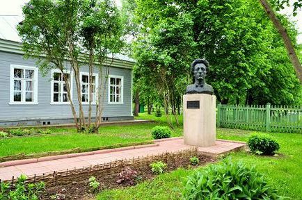 Садиба блоку Шахматова адреса, відгуки, фото