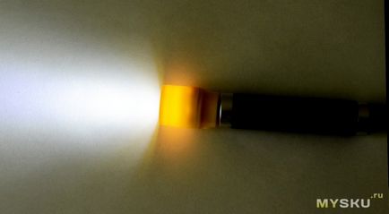 Usb lumina pentru un pătuț