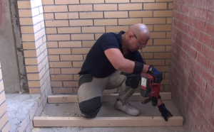 Încălzirea podelei de beton cu instrucțiuni video pentru mâini!