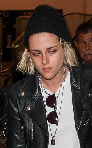 În regimentul de blonde a venit kristen stewart schimbat culoarea părului