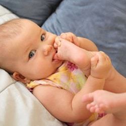 Reflexele congenitale ale unui nou-născut, un grup de reacții congenitale (fiziologice, atavistice și