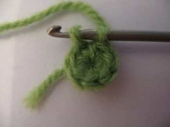 Плетене на една кука гущер (стъпка по стъпка снимки на плетене) - Dryukov ръце