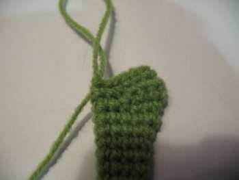 Плетене на една кука гущер (стъпка по стъпка снимки на плетене) - Dryukov ръце