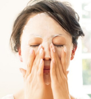 Японські тканинні маски як правильно використовувати