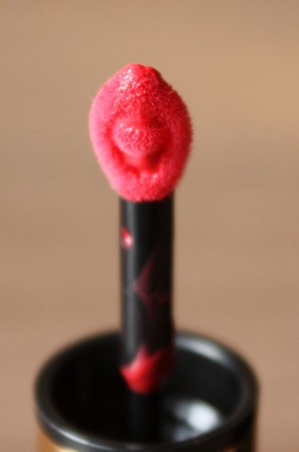 YSL csók - pirulás 5 rouge effrontee - felülvizsgálata és a smink, Elia Csaba (csók) YSL csók - pirulás 5 rouge effrontee - felülvizsgálata és a smink, Elia Csaba