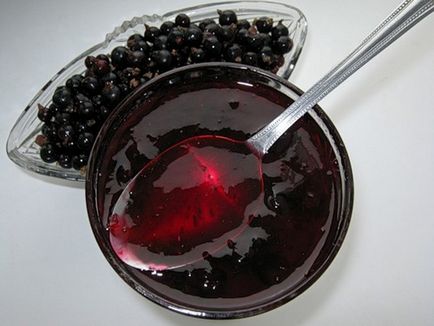 Jelly din coacăz negru pentru rețeta simplă de iarnă